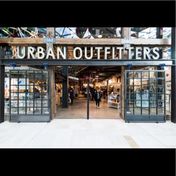 Mystery Box!!(Brandy Melville, UO, Pacsun & More!) - Picture 4 of 5